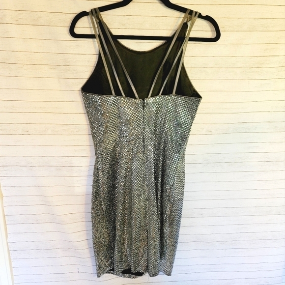 VINTAGE SILVER SEQUIN MINI DRESS SZ 10/MEDIUM - Picture 6 of 16